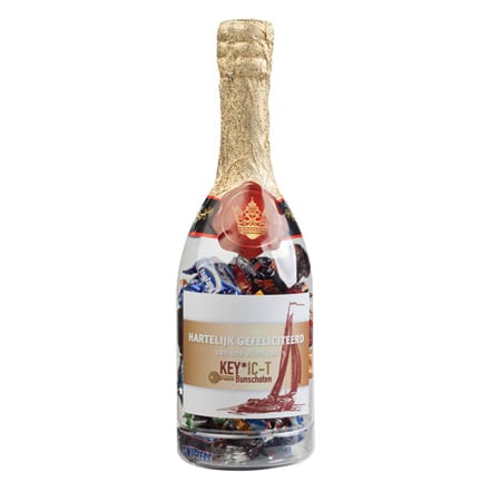 Champagnefles met Celebrations