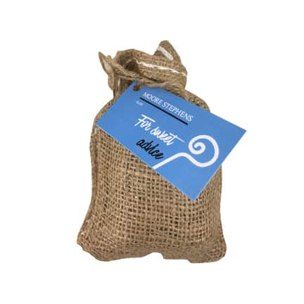 Jute zakje met kruidnoten of strooigoed